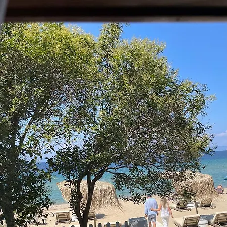 Villa Byblos Mare-the Exclusive Front Skala Sotiros